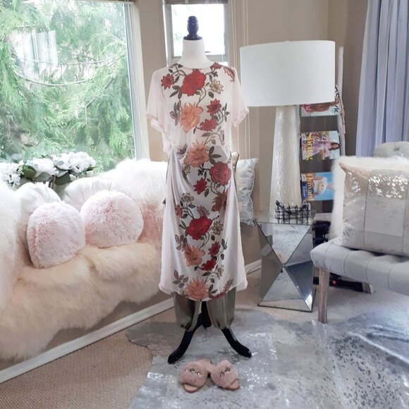 Vince Camuto soft blush pink floral flowy long tunic top, S - Picture 3 of 15